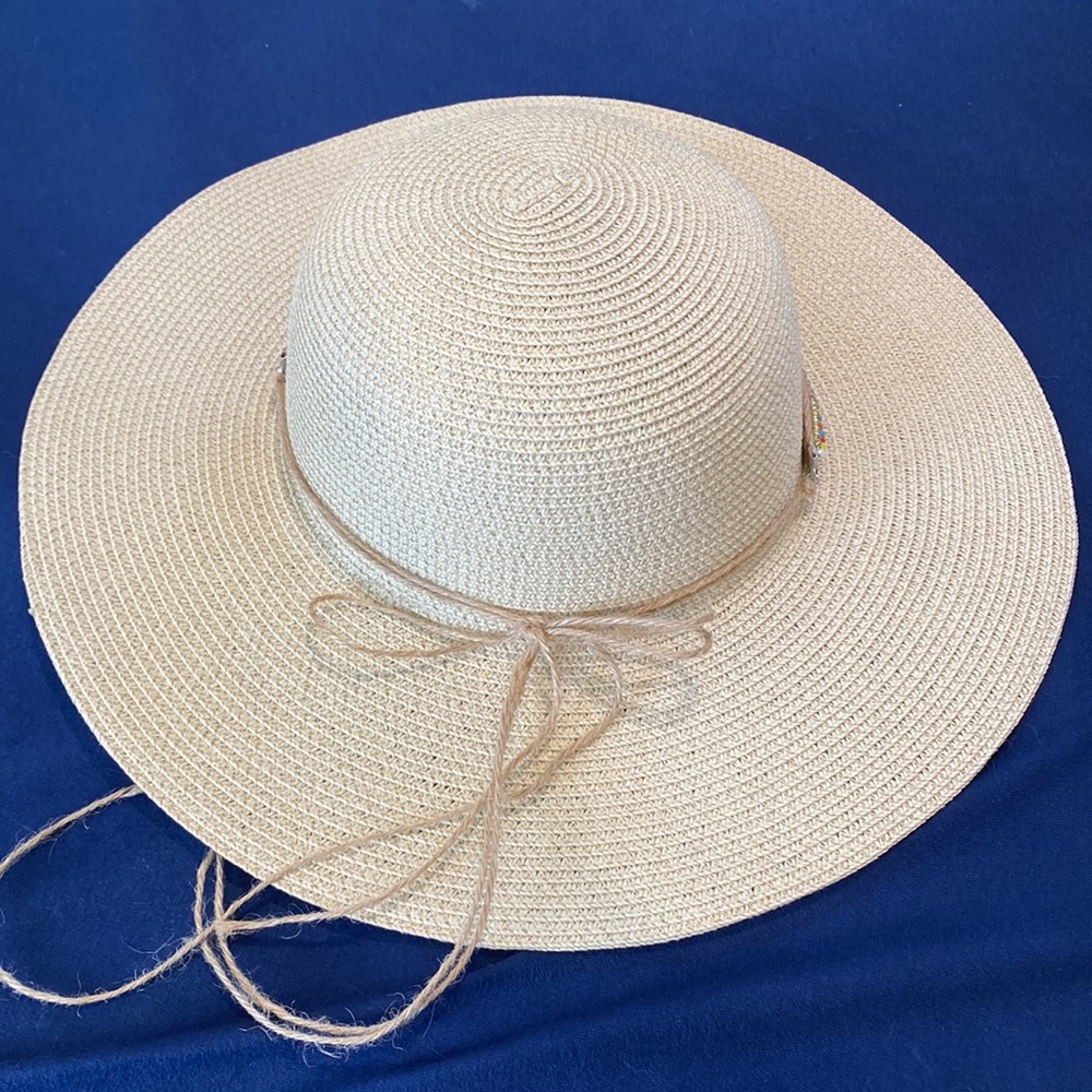 Beach hat - Picture 2 of 2